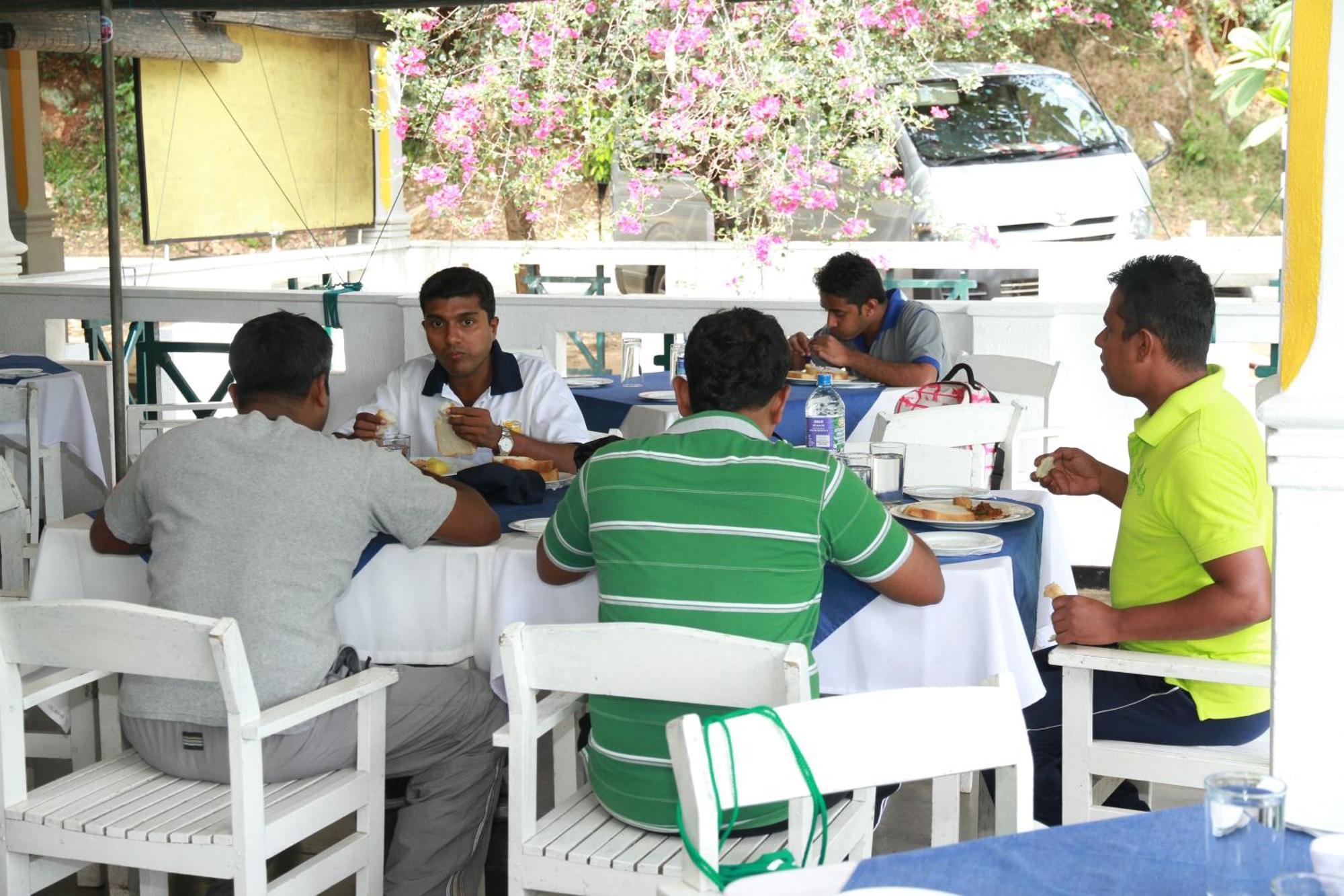 River Garden Resort Belihuloya Esterno foto
