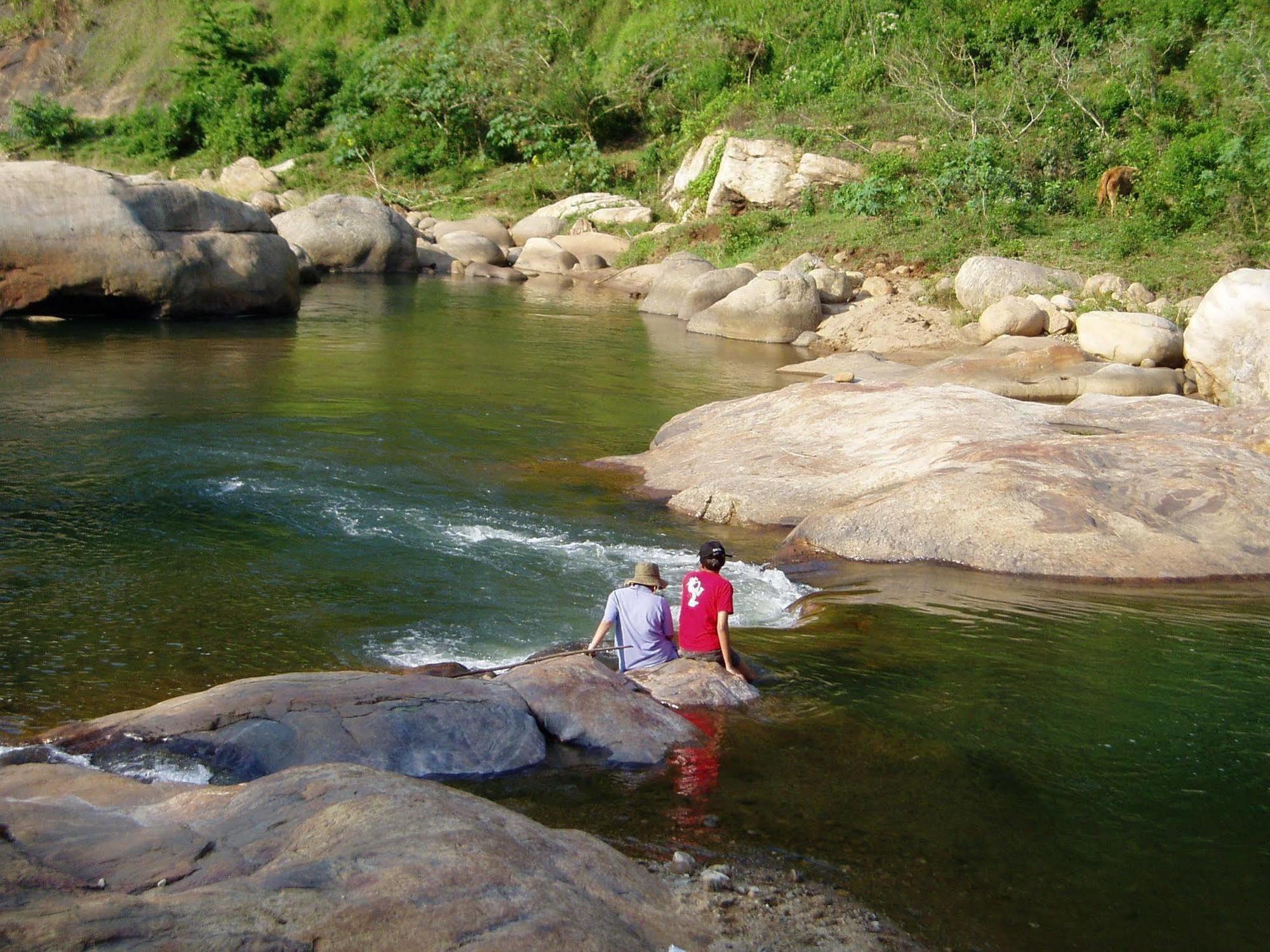 River Garden Resort Belihuloya Esterno foto